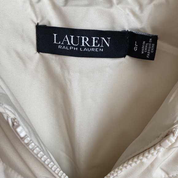 NWT🍁Lauren Ralph Lauren Women’s Stretch Hooded Puffer Cream Vest- Size Large - Picture 9 of 10
